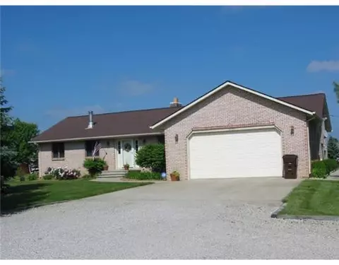 9083 Warner, Saline, MI 48176 photo 1