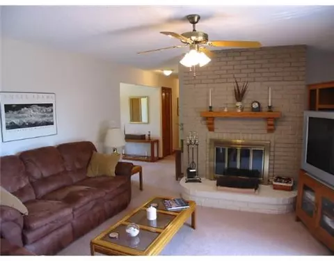9083 Warner, Saline, MI 48176 photo 11