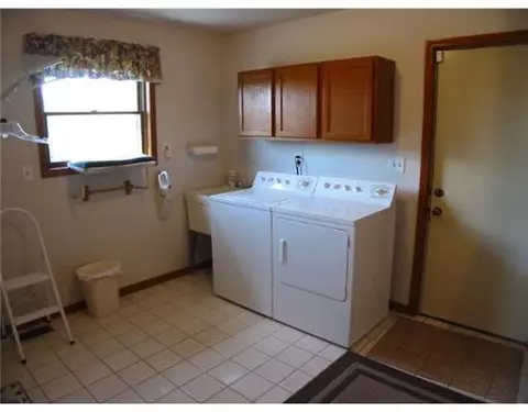 9083 Warner, Saline, MI 48176 photo 22