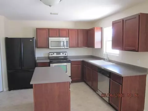8170 Cypress Cir, Dexter, MI 48130 photo 3