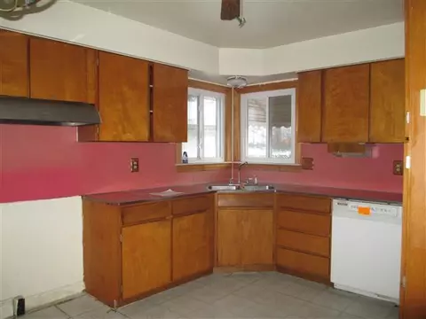 331 S Harris, Saline, MI 48176 photo 5