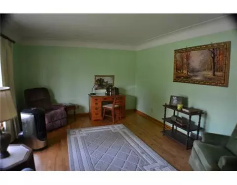 405 Seneca, Jackson, MI 49202 photo 2