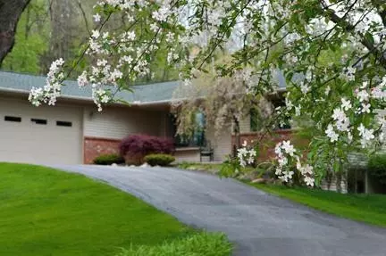 8038 Walsh Rd, Dexter, MI 48130 photo 1