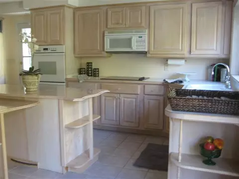 2214 Devonshire Rd, Ann Arbor, MI 48104 photo 4