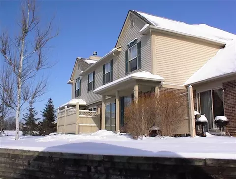 184 Commons Ct, Saline, MI 48176 photo 1