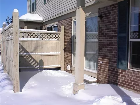 184 Commons Ct, Saline, MI 48176 photo 3