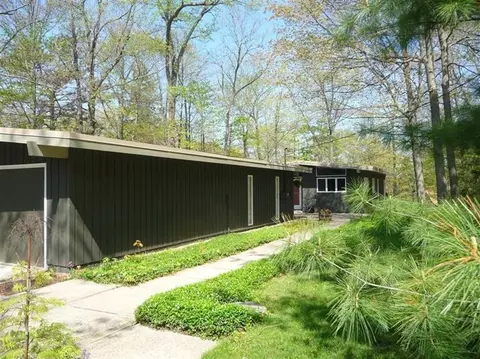 7172 Glencoe Dr, Gregory, MI 48137 photo 2
