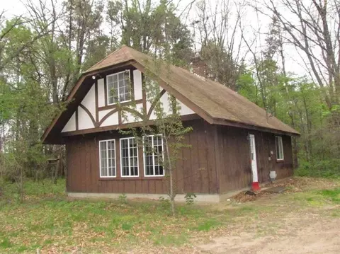 18510 Bowdish Rd, Gregory, MI 48137 photo 2