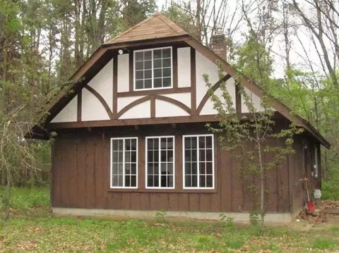 18510 Bowdish Rd, Gregory, MI 48137 photo 1