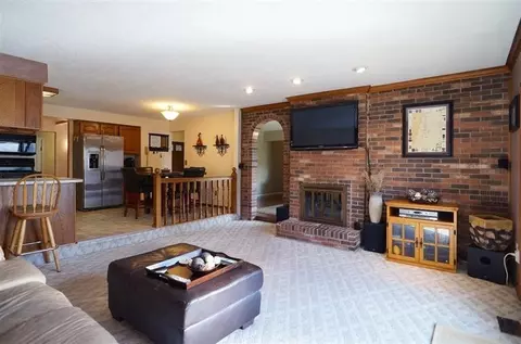 7081 Epping Dr, Canton, MI 48187 photo 4