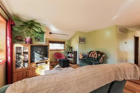 14290 Ridgemont St, Gregory, MI 48137 photo 9