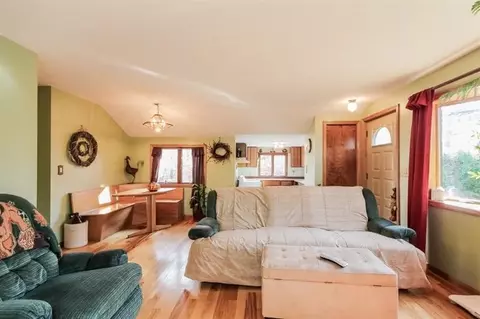 14290 Ridgemont St, Gregory, MI 48137 photo 4