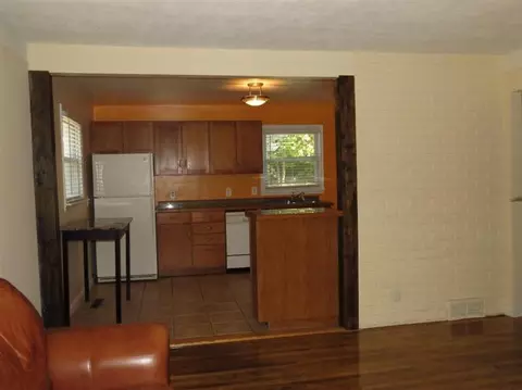39310 Wabash, Romulus, MI 48174 photo 5