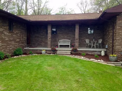 10237 Plank Rd, Maybee, MI 48159 photo 2