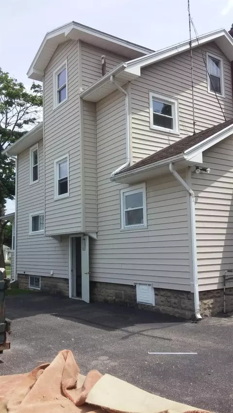732 Loomis St, Jackson, MI 49202 photo 2
