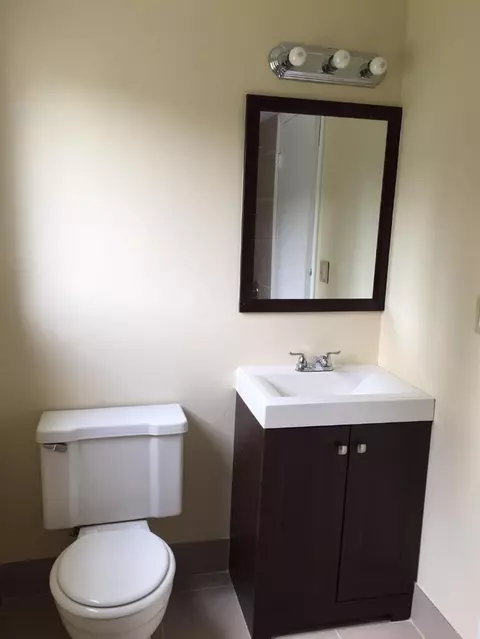 15649 Harrison St, Romulus, MI 48174 photo 11