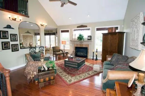 5630 Crest Ct, Dexter, MI 48130 photo 9