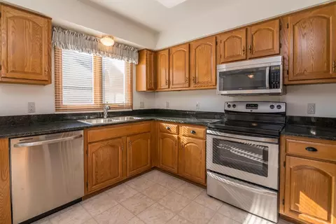 44907 Glengarry Rd, Canton, MI 48188 photo 24