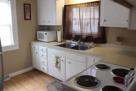 121 Park Ave, Jackson, MI 49203 photo 3