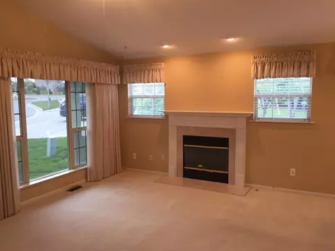 101 Commons Cir, Saline, MI 48176 photo 2