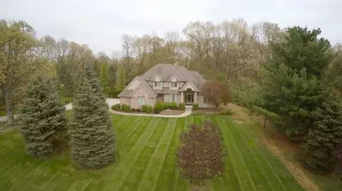 8549 Cedar Hills Dr, Dexter, MI 48130 photo 2