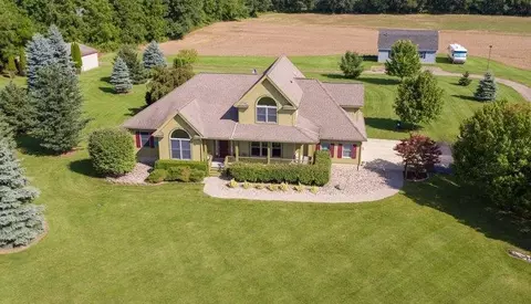 8748 Gross Rd, Dexter, MI 48130 photo 4