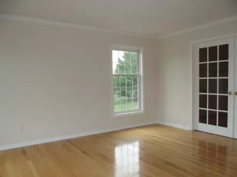 1204 Longview Ln, Saline, MI 48176 photo 3