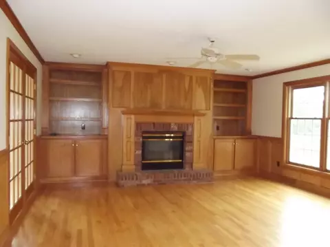 1204 Longview Ln, Saline, MI 48176 photo 4
