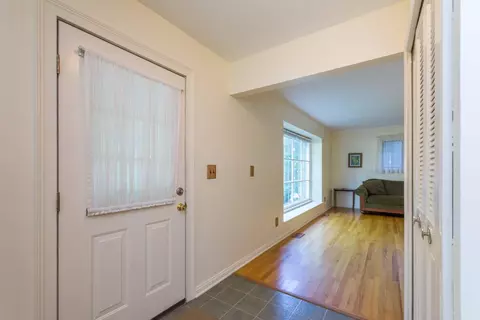 2890 N Baylis, Ann Arbor, MI 48108 photo 2