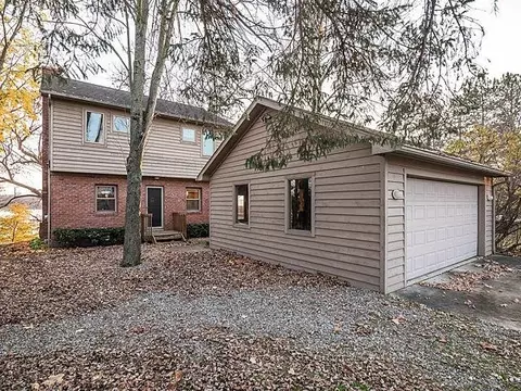 13881 Sauer, Gregory, MI 48137 photo 2