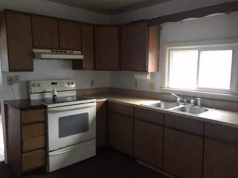 596 S Main St, Adrian, MI 49221 photo 7