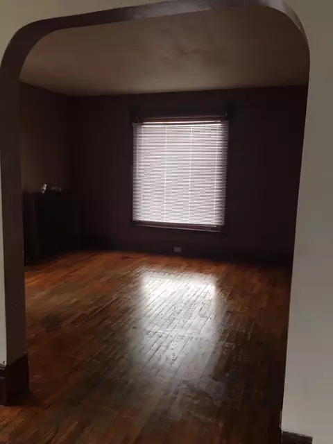 596 S Main St, Adrian, MI 49221 photo 4