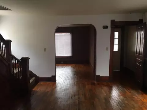 596 S Main St, Adrian, MI 49221 photo 2