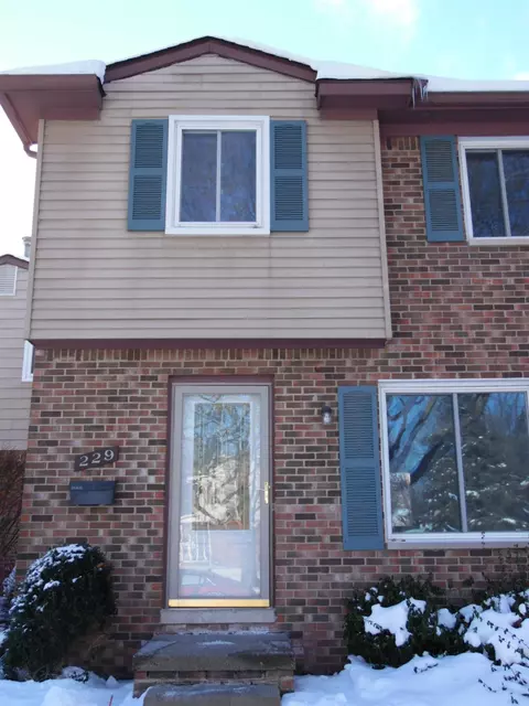 229 Sheffield, Saline, MI 48176 photo 2