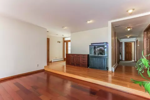 3 Lighthouse Pt, Fenton, MI 48430 photo 6