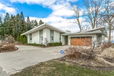 3 Lighthouse Pt, Fenton, MI 48430 photo 3