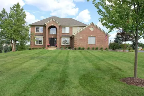 574 Darwin Ct, Saline, MI 48176 photo 1