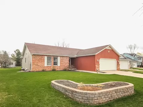 6743 Robison Ln, Saline, MI 48176 photo 2