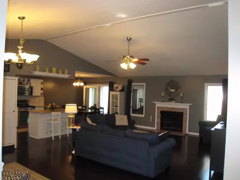 356 Bennington Ct, Saline, MI 48176 photo 7