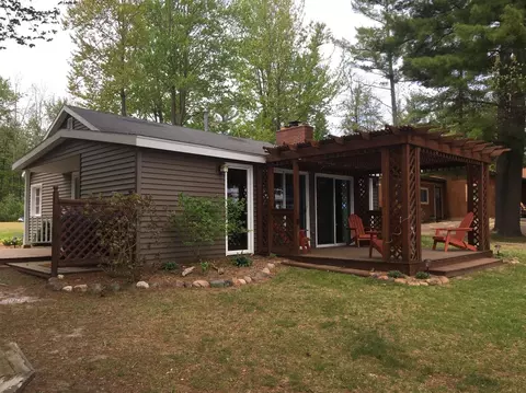 3410 E Pinecrest, Gladwin, MI 48624 photo 1