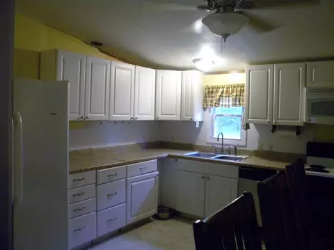 9550 Plank Rd, Maybee, MI 48159 photo 2