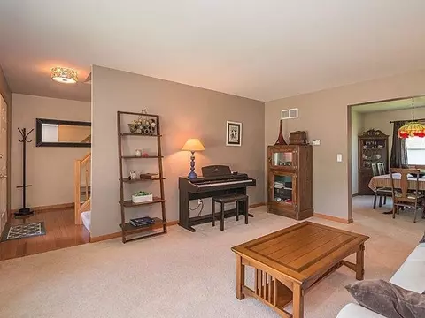 490 Coventry Cir, Dexter, MI 48130 photo 5