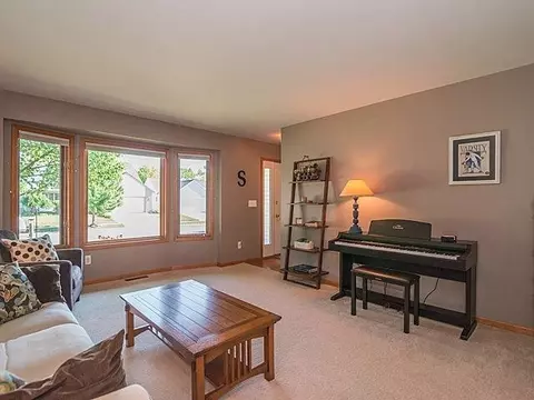 490 Coventry Cir, Dexter, MI 48130 photo 4