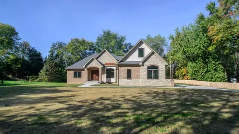 9280 Moon Rd, Saline, MI 48176 photo 2