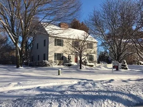 2000 Grasmere Ln, Wixom, MI 48393 photo 2