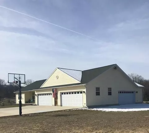 3370 Leeomi Dr, Britton, MI 49229 photo 2