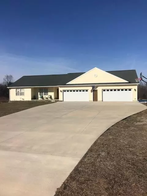 3370 Leeomi Dr, Britton, MI 49229 photo 1