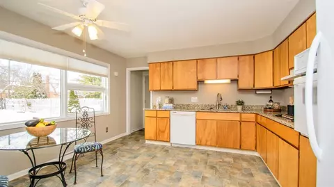 1708 Covington Dr, Ann Arbor, MI 48103 photo 10