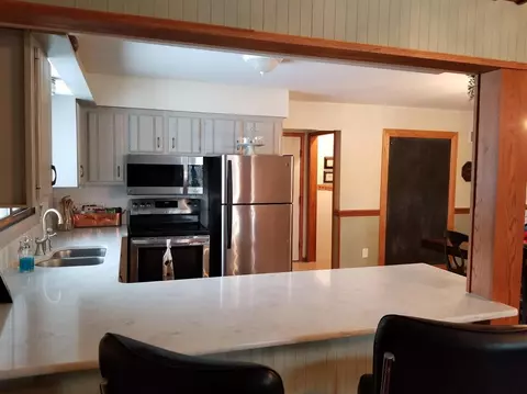 1149 Landsend Ln, Saline, MI 48176 photo 2