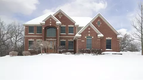 9034 Mckendry Dr, Saline, MI 48176 photo 2